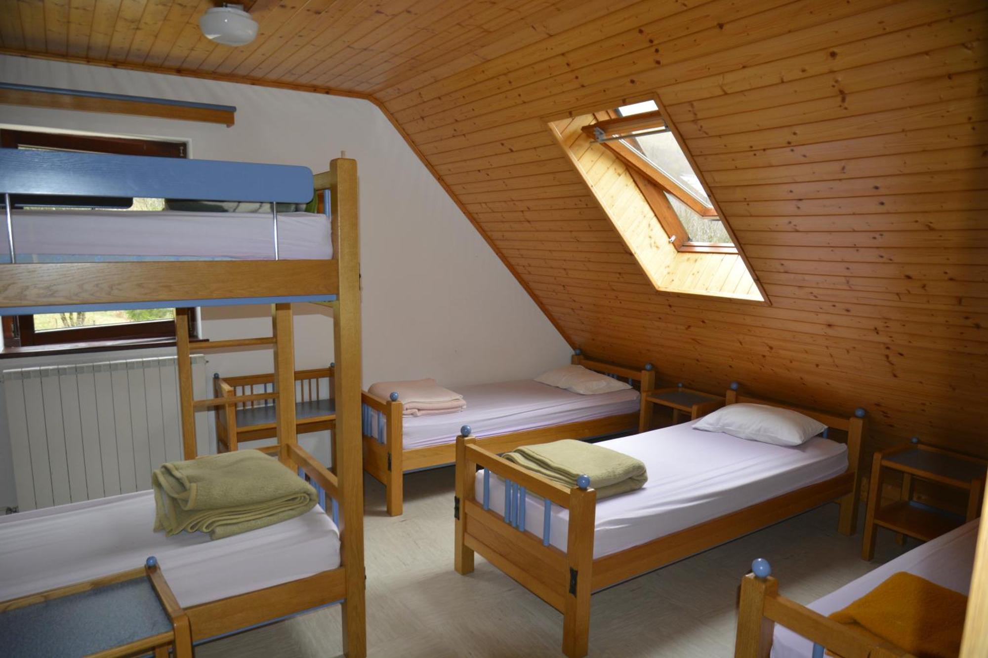 Pus Bavsica Hostel Log pod Mangartom Exterior photo