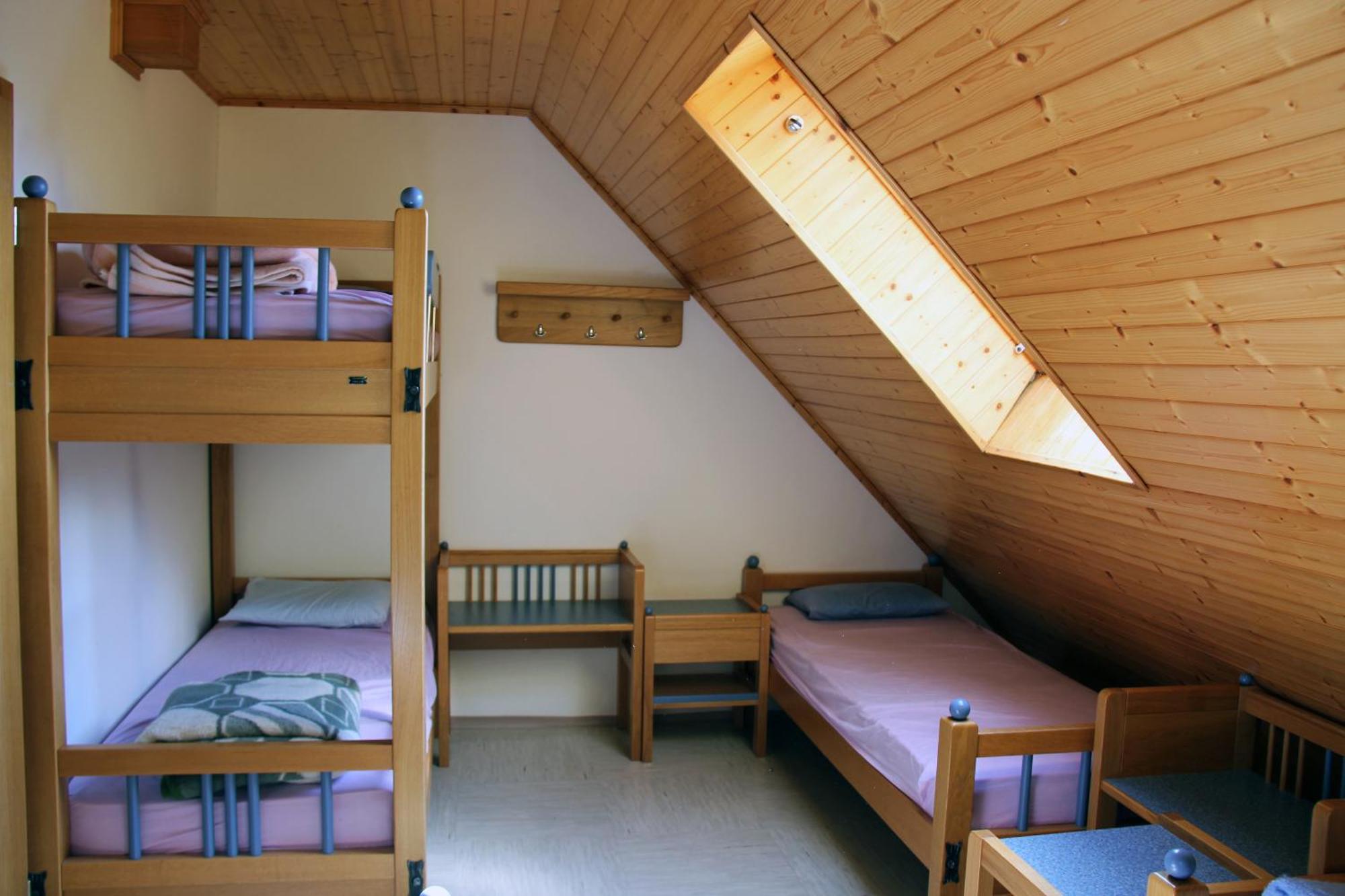 Pus Bavsica Hostel Log pod Mangartom Exterior photo